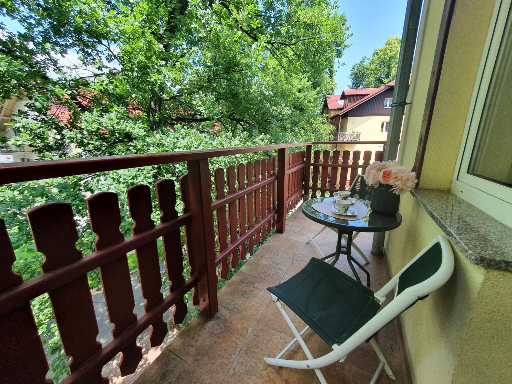 Apartamenty Sun&Fun Rezydencja Pod Debami Nad Lomnica 1B I 2B- Blisko Centrum I Sklepow W Otoczeniu Zieleni كارباش الغرفة الصورة